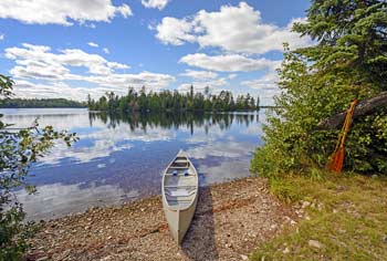 canoe & lake pic